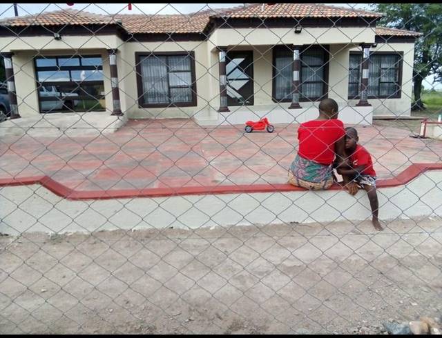 4 BEDROOM HOUSE FOR SALE IN XIHOSANA